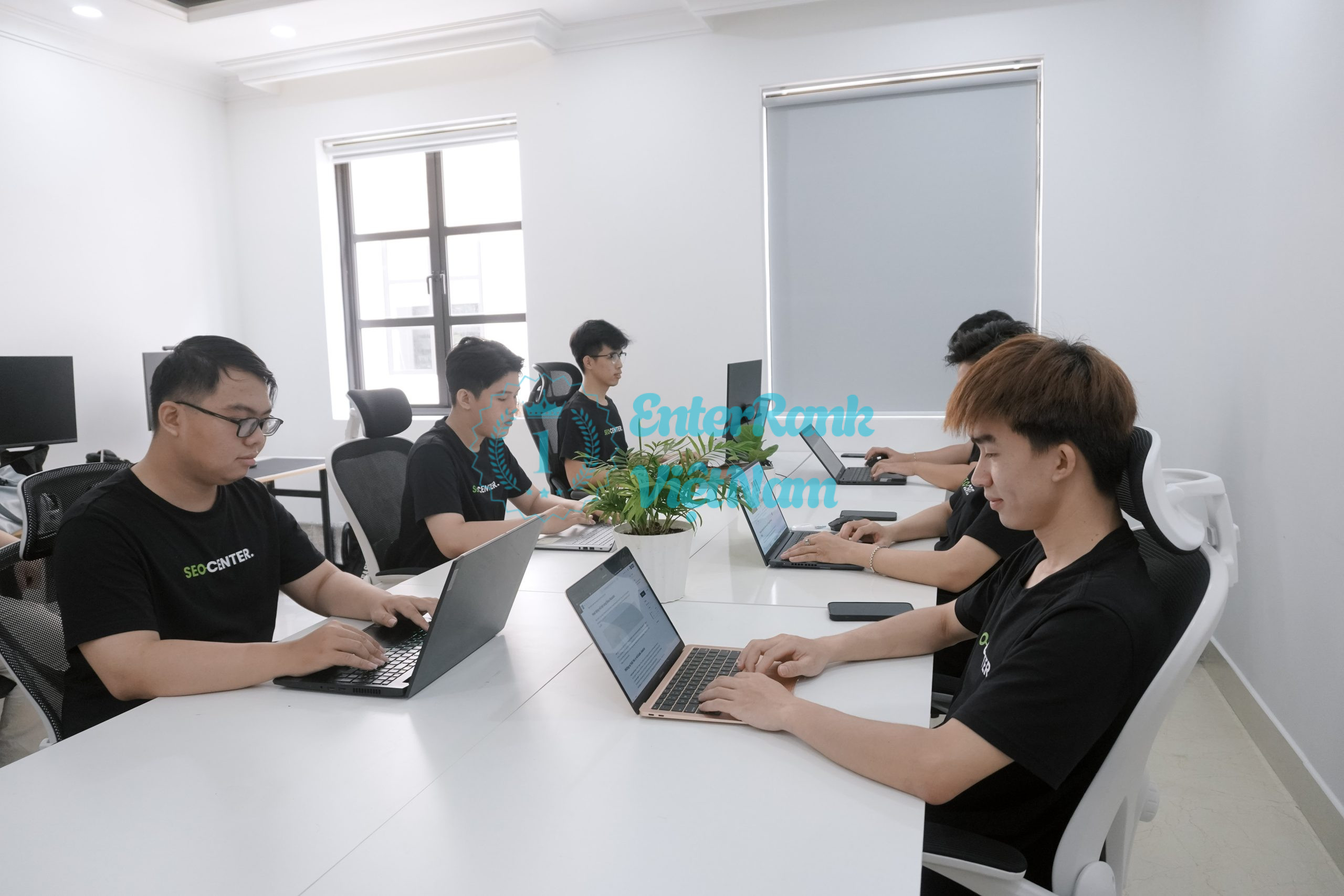 Nhân sự SEO Center