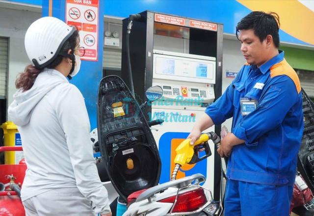 Thái độ phục vụ và sự chuyên nghiệp của nhân viên